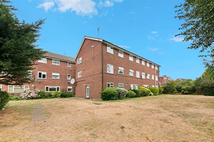2 Bedroom Maisonette For Sale In Fulwood Close, Hayes, UB3