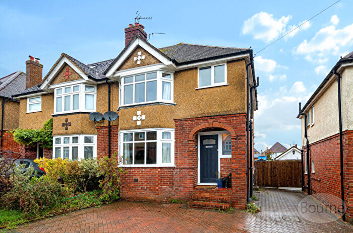 3 Bedroom Semi Detached House For Sale In Byrefield Road, Guildford, Surrey, GU2