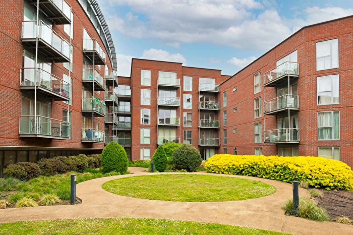 1 Bedroom Flat To Rent In The Heart, Walton-On-Thames, Surrey, KT12