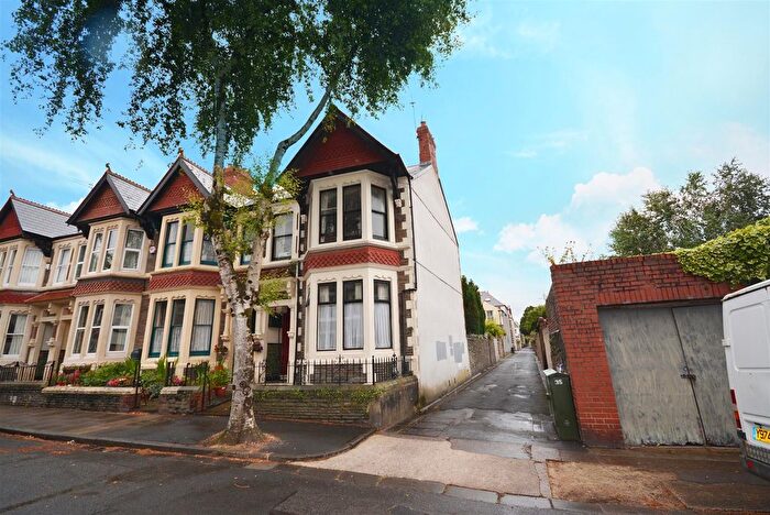 2 Bedroom Flat To Rent In Kelvin Road, Roath Park, Cardiff, CF23