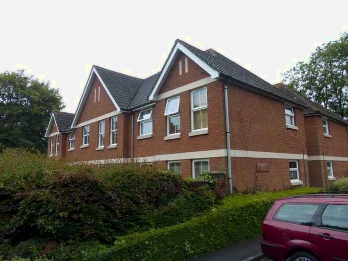 1 Bedroom Flat To Rent In Regents Park Road, Southampton, SO15