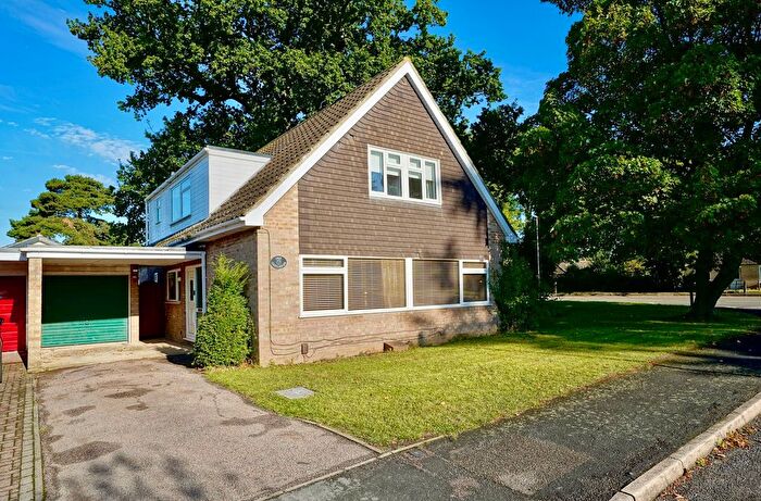 4 Bedroom Detached House For Sale In Oaklands, Fenstanton, Huntingdon, PE28