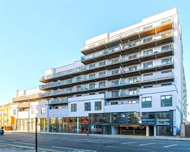 2 Bedroom Flat To Rent In High Road, Ilford, IG1