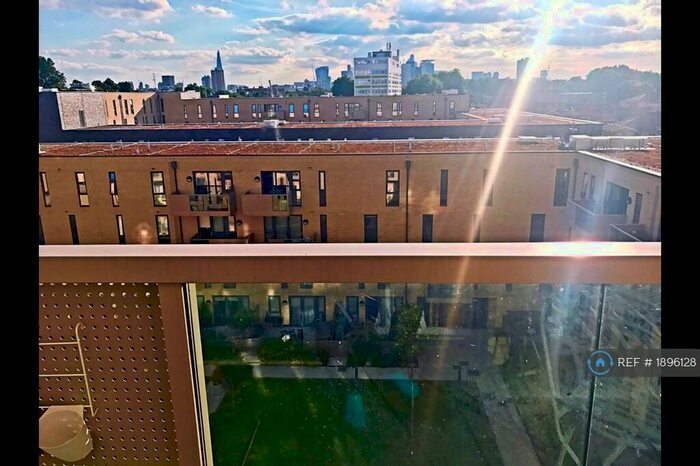 2 Bedroom Flat To Rent In Harford Street, London, E1