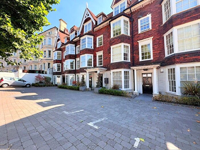 2 Bedroom Maisonette For Sale In London Road, Tunbridge Wells, Kent, TN1