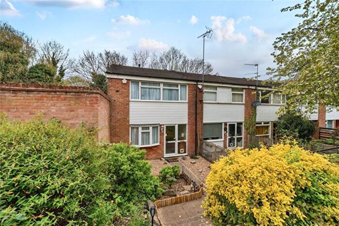 3 Bedroom End Of Terrace House For Sale In Hillbrow, Reading, Berkshire, RG2