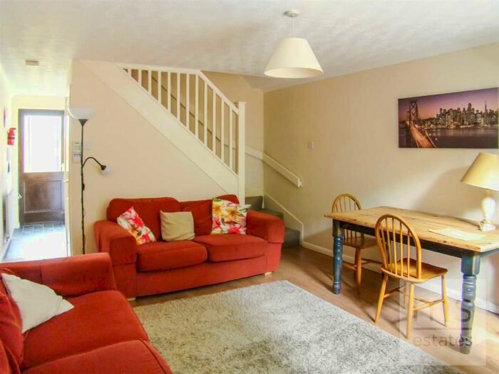 2 Bedroom Semi-Detached House To Rent In Hinchin Brook, Lenton, Nottingham, NG7