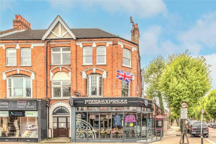 2 Bedroom Flat To Rent In Upper Richmond Road West, London, SW14