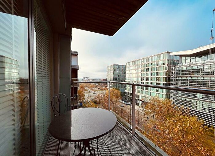 2 Bedroom Apartment To Rent In Amethyst House, Vizion, MK9