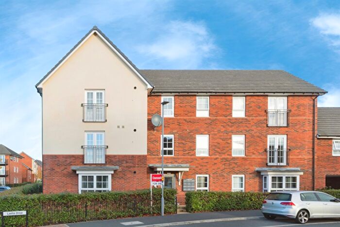 2 Bedroom Flat For Sale In Laelia Drive, Fairfields, Milton Keynes, MK11