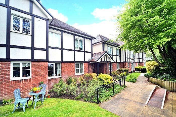 1 Bedroom Flat For Sale In Pegasus Court, Bolters Lane, Banstead, Surrey, SM7