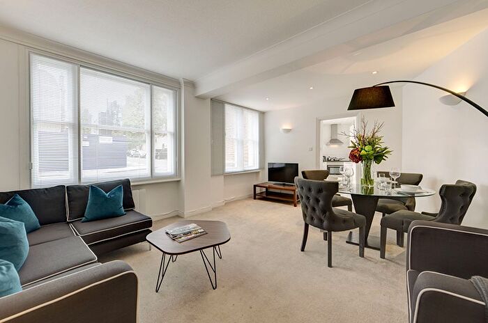 2 Bedroom Flat To Rent In Hill Street, Mayfair, W1J