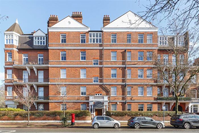 3 Bedroom Flat For Sale In Prince Of Wales Drive, SW11