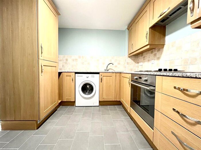 2 Bedroom Flat To Rent In Sorbus Road, Broxbourne, EN10