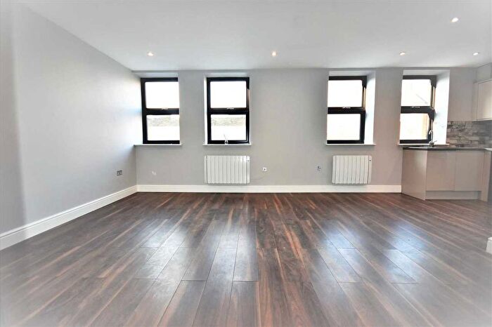 2 Bedroom Flat To Rent In Dolman Road, Chiswick, Chiswick, London, W4