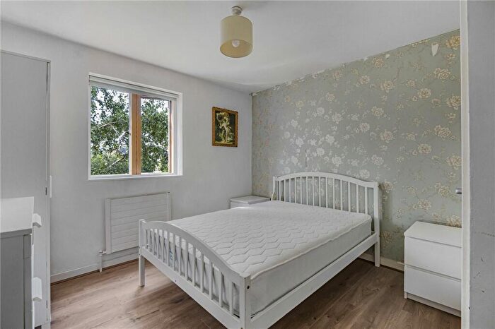 1 Bedroom Apartment To Rent In Oakshott Court, Polygon Road, London, NW1