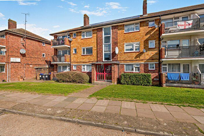 2 Bedroom Flat For Sale In Burdett Close, Sidcup, DA14