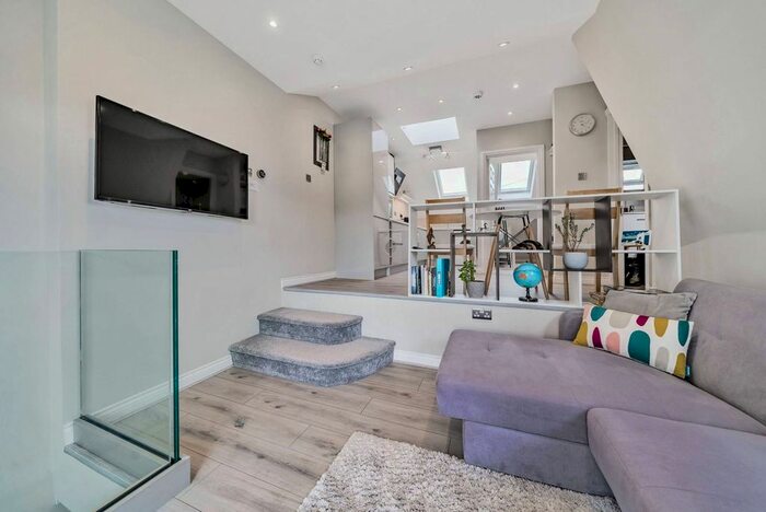 1 Bedroom Flat To Rent In Renmuir Street, Tooting, London, SW17