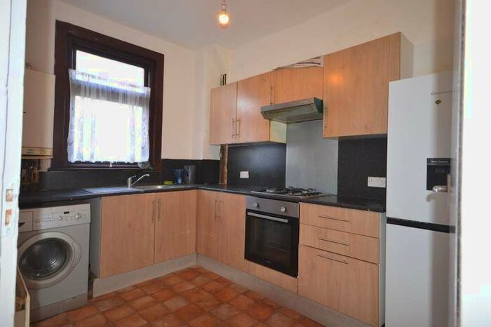 2 Bedroom Flat To Rent In 84b Ashgrove Road, IG3