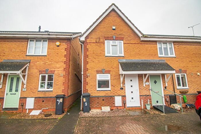 2 Bedroom Semi-Detached House For Sale In Durban Road, Leicester, LE4