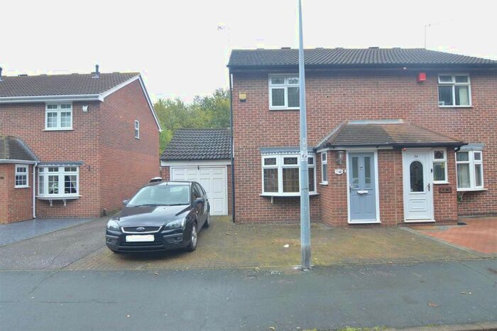 3 Bedroom Semi-Detached House To Rent In Bankfoot, Badgers Dene, Grays, RM17