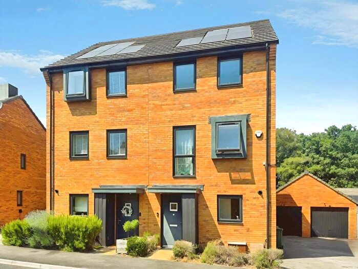 4 Bedroom End Of Terrace House To Rent In Divot Way, Basingstoke, Hampshire, RG24