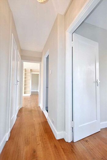 2 Bedroom Flat To Rent In Chiswick Village, Chiswick, Chiswick, W4