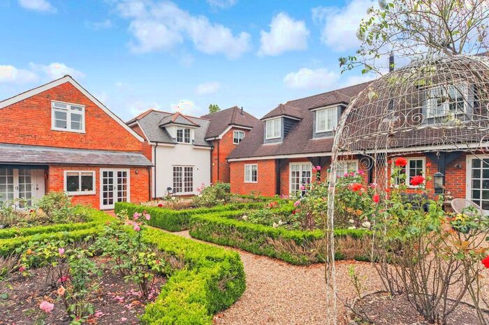 1 Bedroom End Of Terrace House To Rent In The Courtyards, Aston Clinton, HP22