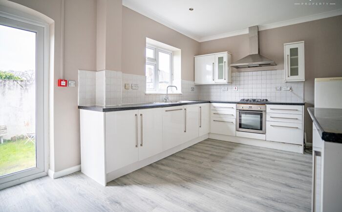 6 Bedroom Semi-Detached House To Rent In Elder Road, London, SE27