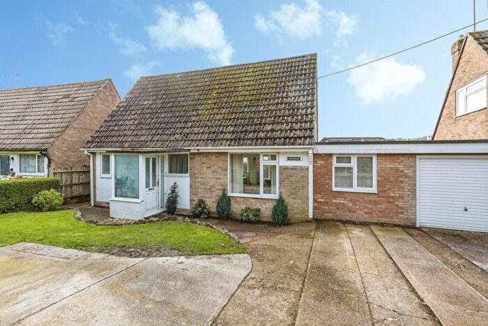 4 Bedroom Link Detached House For Sale In North Common Road, Wivelsfield Green, Haywards Heath, RH17