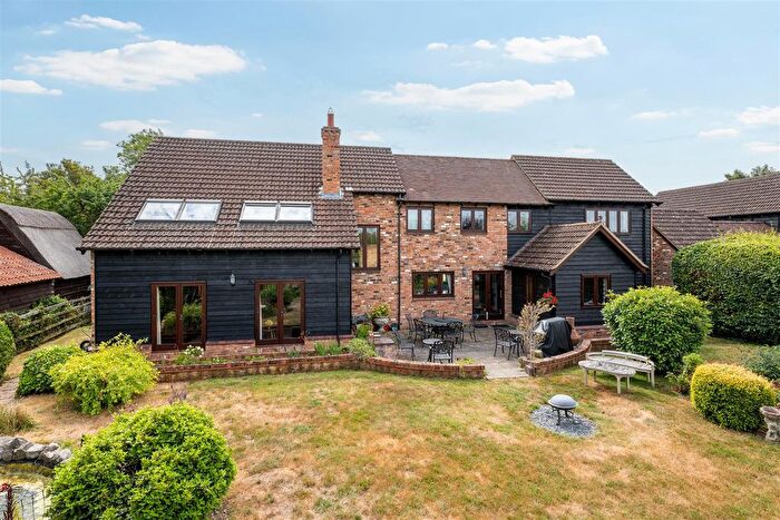 5 Bedroom Detached House For Sale In Hunters Yard, Riseley, Bedford, MK44