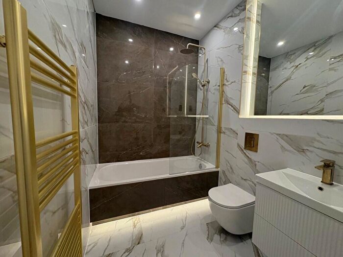 2 Bedroom Apartment To Rent In Carlton Crescent, Southampton, SO15