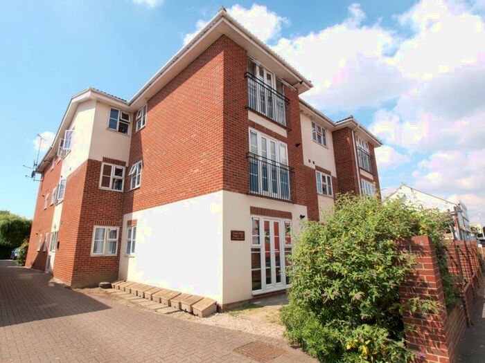 2 Bedroom Flat To Rent In Castle Gate, Londond Road, Hadleigh, SS7