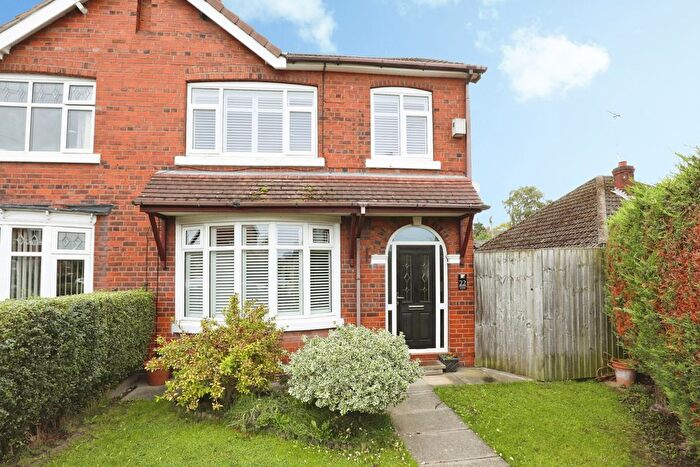 4 Bedroom Semi-Detached House For Sale In Tynedale Avenue, Crewe, Cheshire, CW2