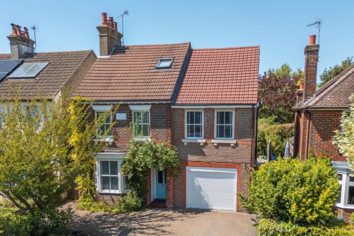 6 Bedroom Detached House For Sale In Longfield Road, Tring, HP23