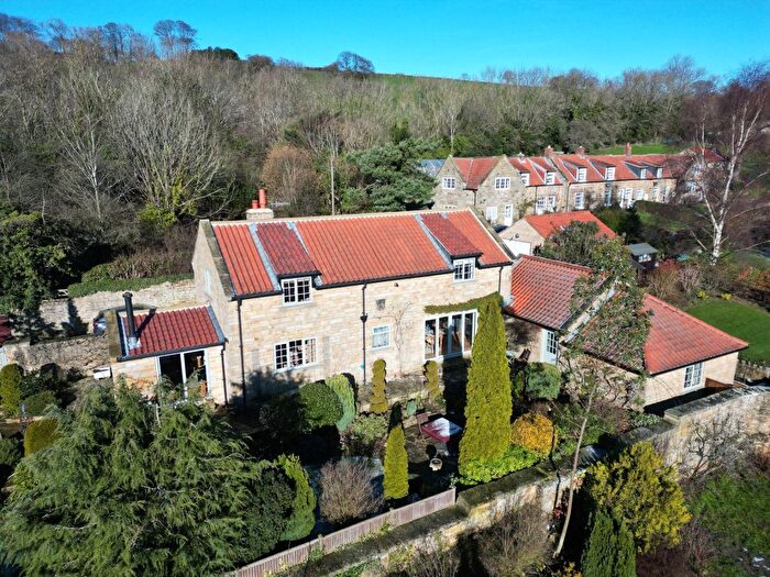 3 Bedroom Detached House For Sale In Brook Cottage, Briggswath, YO21