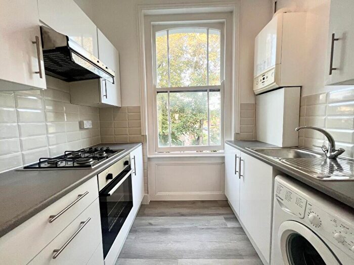 2 Bedroom Flat To Rent In Manor Park, London, SE13