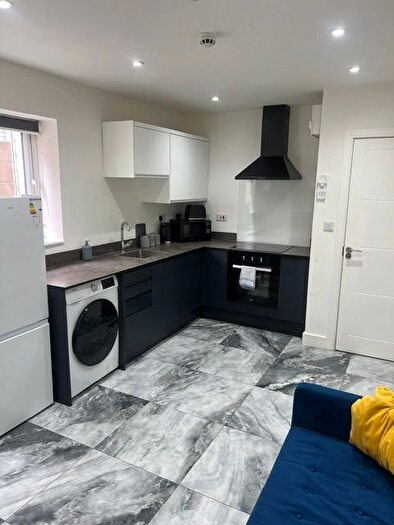 1 Bedroom Flat To Rent In Corporation Road, Cardiff, CF11