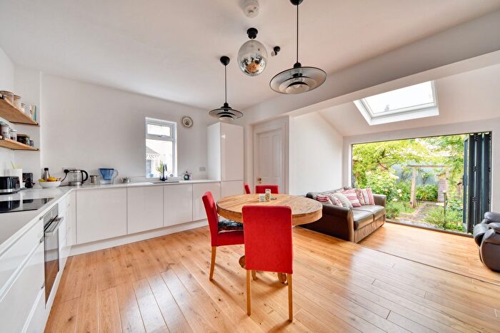 3 Bedroom End Of Terrace House For Sale In Purley Road, Glos, GL7
