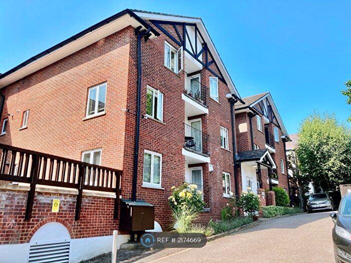 2 Bedroom Flat To Rent In Holden Road, London, N12