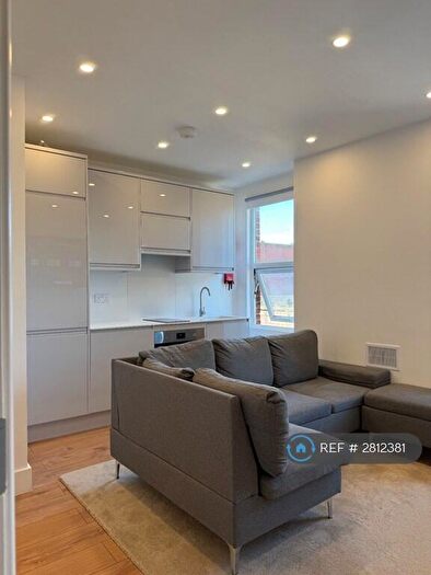 1 Bedroom Flat To Rent In London, London, N12