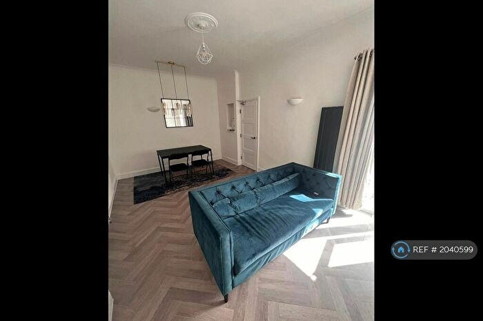 4 Bedroom Semi-Detached House To Rent In Station Avenue, Bristol, BS16