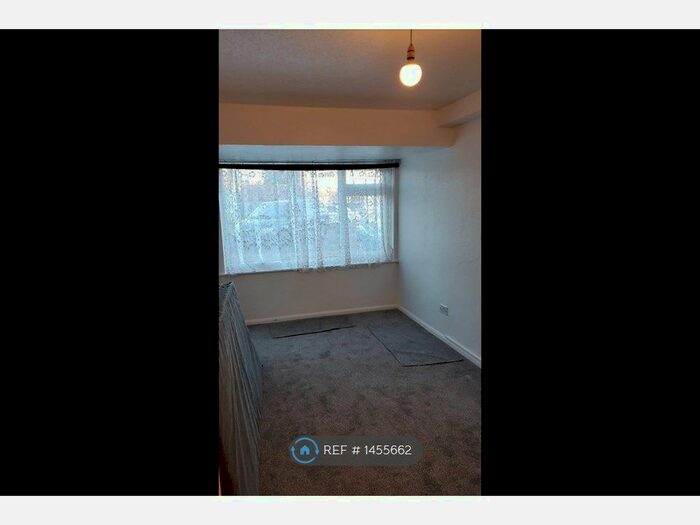 Studio To Rent In London, London, E18