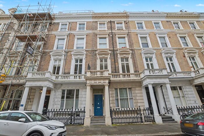 2 Bedroom Flat For Sale In Clanricarde Gardens, London, W2