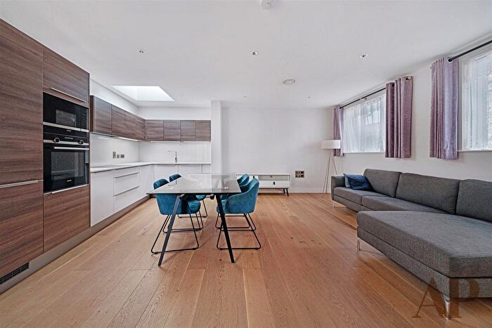 2 Bedroom Flat To Rent In Patcham Terrace, London, SW8