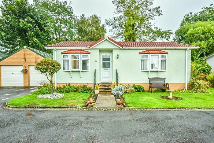 2 Bedroom Park Home For Sale In Poplars Park, Dursley Road, Cambridge, Gloucester, GL2