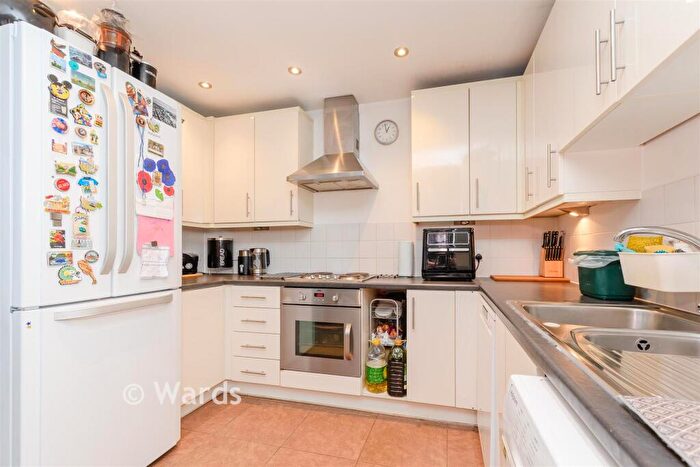 2 Bedroom Flat For Sale In Townhall Square, Crayford, Dartford, Kent, DA1