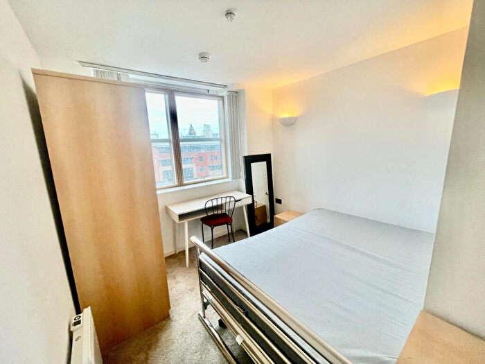 2 Bedroom Apartment To Rent In West Point, Wellington Street, City Centre, LS1