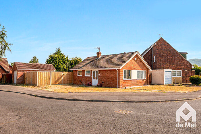 2 Bedroom Detached Bungalow For Sale In Selborne Road, Bishops Cleeve, GL52