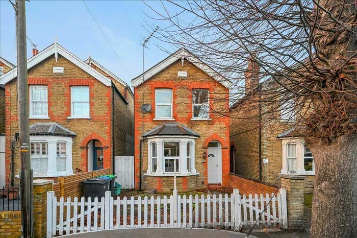 3 Bedroom Detached House To Rent In Canbury Avenue, Kingston Upon Thames, KT2